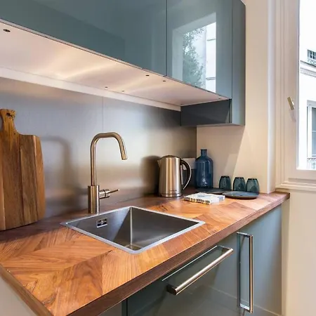 Montmartre/seveste : Magnifique 2br Parigi